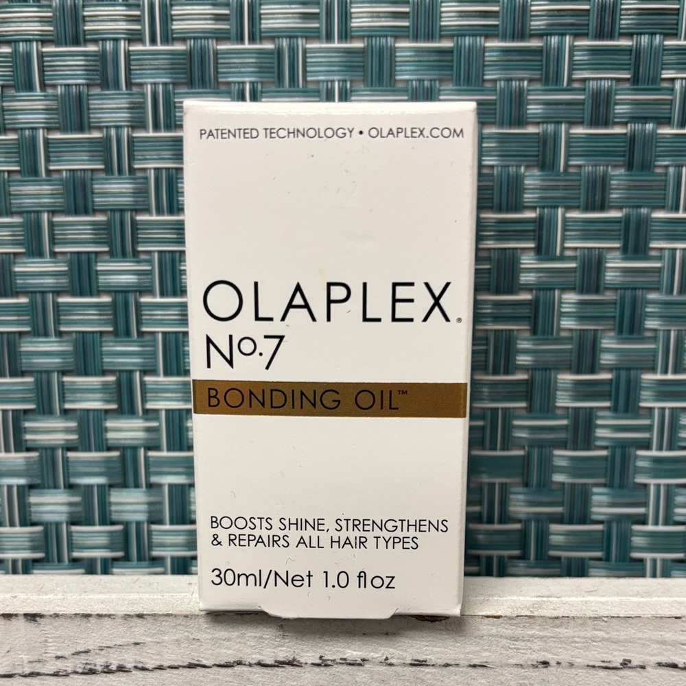 OLAPLEX No.7 Bonding Oil with Gold Accent